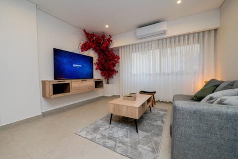 TV and multimedia, Living room, Seating area, Evening entertainment, air conditioner