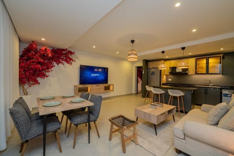 Communal lounge/ TV room, TV and multimedia, Seating area, Dining area, Evening entertainment