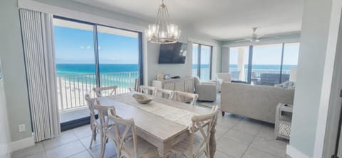 Balcony/Terrace, Living room, Dining area, Beach, Sea view