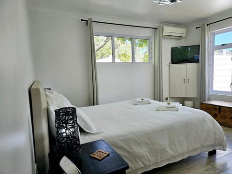 TV and multimedia, Bedroom, air conditioner