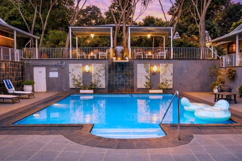 Swimming pool