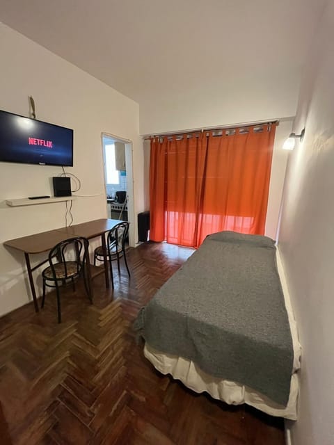 Bed, Dining area