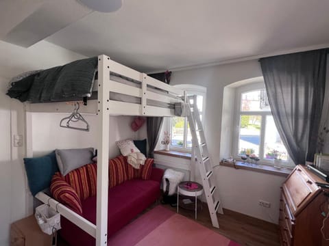 Living room, Photo of the whole room, Seating area, Bedroom