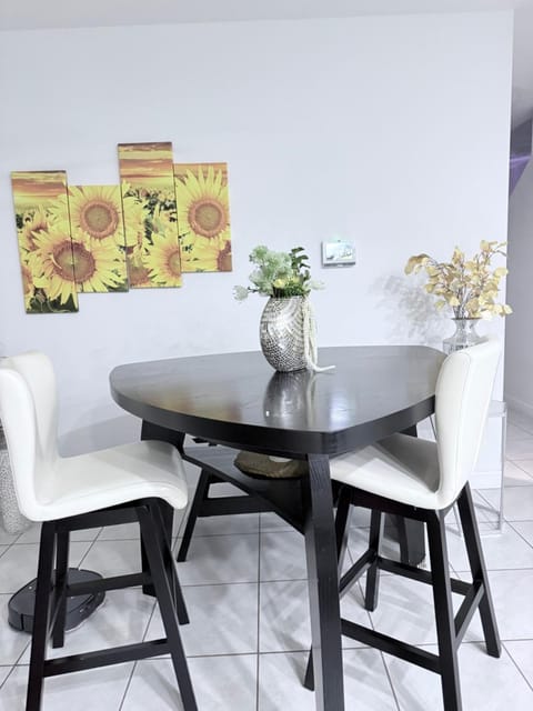 Communal lounge/ TV room, Dining area