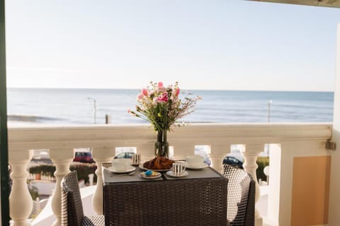 Natural landscape, Balcony/Terrace, Sea view