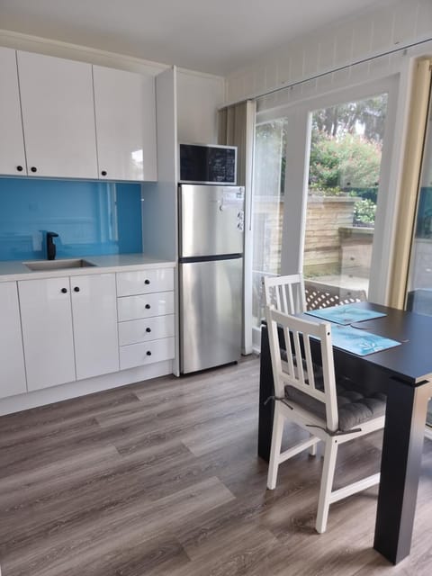 Kitchen or kitchenette, Dining area, kitchen