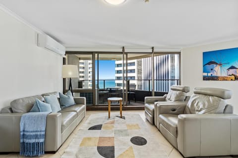 Living room, Seating area, air conditioner