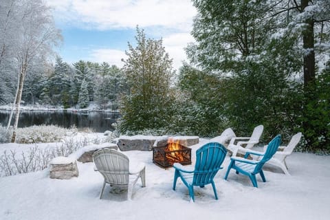 Lake view, fireplace