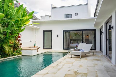 Swimming pool, Swimming pool, sunbed