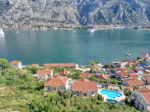 Kotor Vista Seaview 2 apartment by MN Property Apartment in Muo