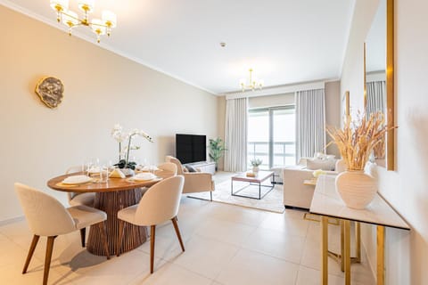 Private Beach - Full Zayed Museum Views - 1 min walk to Mamsha Boulevard and Beach - Ajwan Towers - Massive Balcony - 5 min to Louvre, Zayed National Museum, teamLab Phenomena, National History Museum, Guggenheim and more Apartment in Abu Dhabi