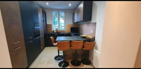 Maison Luxueuse proche Paris pour 6 personnes a prix abordable Apartment in Drancy