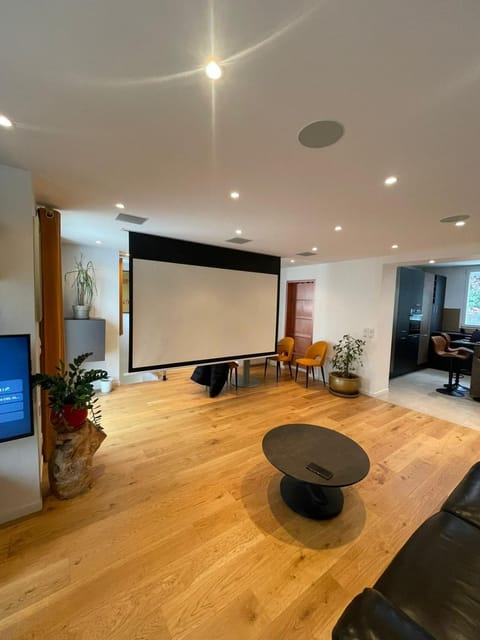 Maison Luxueuse proche Paris pour 6 personnes a prix abordable Apartment in Drancy