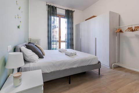 Lux Apartment Near Center 2 Bedrooms Free parking Apartment in Monza