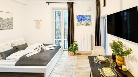 Living room, Dining area, Food, Food