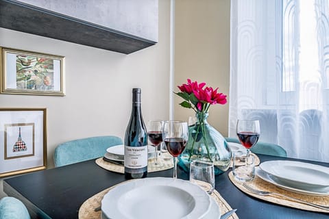 Living room, Dining area