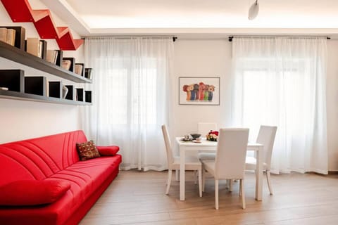 Seating area, Dining area, air conditioner