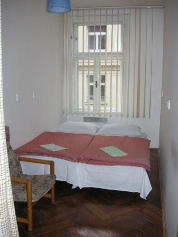 Day, Photo of the whole room