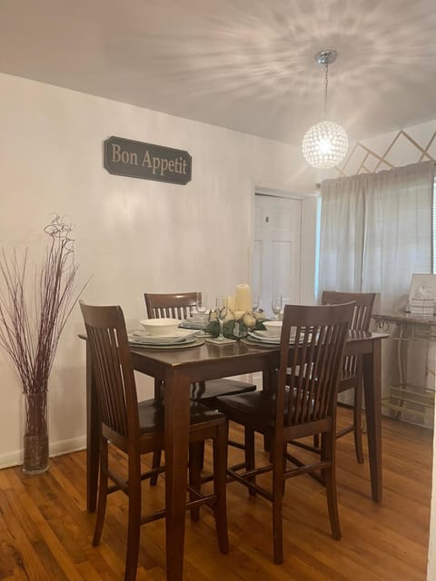 University Area Four Bedroom House House in Tallahassee