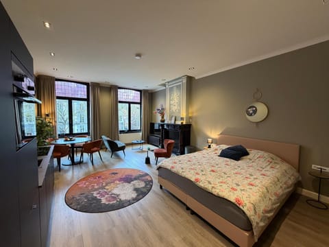 Bed, Living room, Photo of the whole room