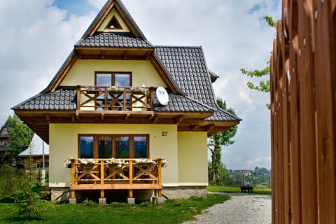 Facade/entrance, Garden