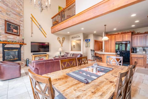 Elkpoint 3-True Ski-In Ski-Out Family Villa House in Purgatory