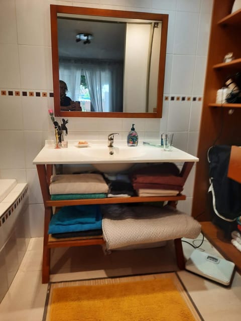 Bathroom, towels
