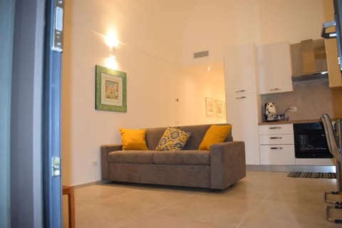 Kitchen or kitchenette, Seating area