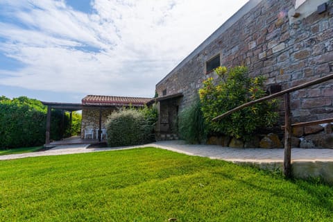 Facade/entrance, Garden