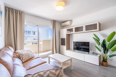 TV and multimedia, Living room, Dining area, air conditioner