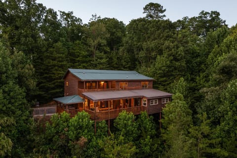 Smoky Mountain Timeless House in Pittman Center