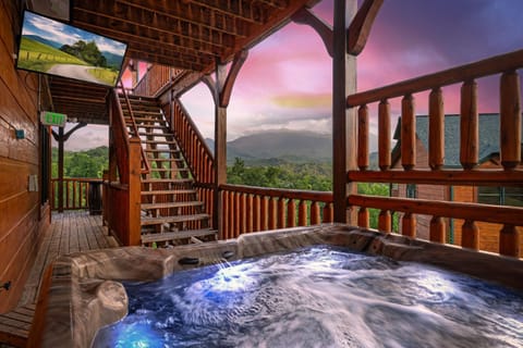 Cherokee Dreams Lodge House in Gatlinburg