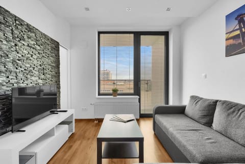 TV and multimedia, Living room, Seating area, Evening entertainment