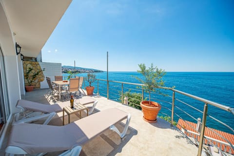 Patio, Natural landscape, Balcony/Terrace, Seating area, Sea view