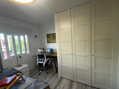 Caracas habitación perfecta para vivir y compartir en Madrid Temporal VAL6133 Apartment in Madrid