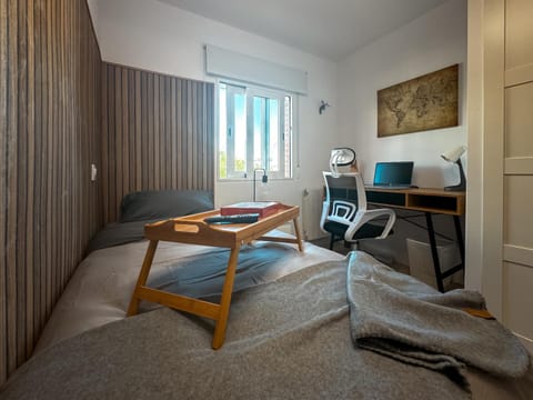 Caracas habitación perfecta para vivir y compartir en Madrid Temporal VAL6133 Apartment in Madrid