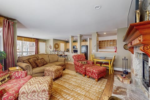 The Seasons P21 Apartment in Mount Snow