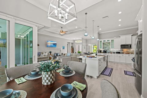 Tranquil Treasure House in Rotonda Lakes