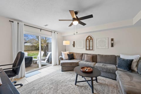 Near Ark Private Parking Patio 2 bed 1&half Bath House in Williamstown