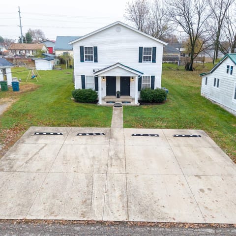Entire Duplex Close to ark with Private Parking House in Williamstown