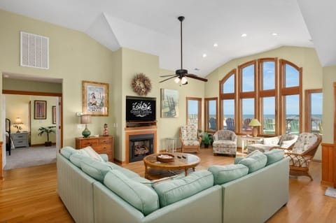 DE08 Shore Beats Work House in Nags Head