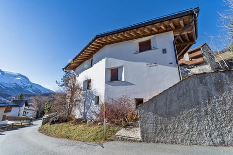 Chesa Prasura - Celerina Apartment in Samedan