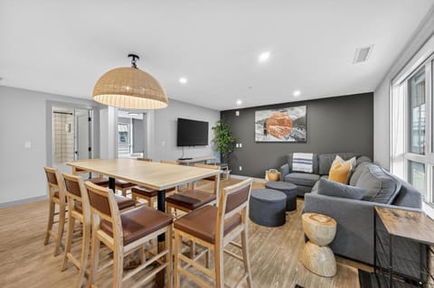 Living room, Seating area, Dining area