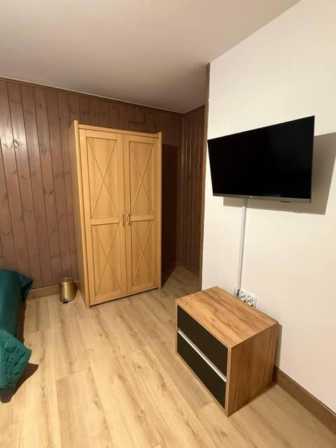 TV and multimedia, wardrobe