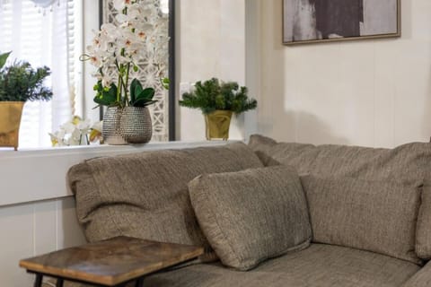 Spacious Backyard • Alfresco Dining • Pet Friendly House in Savannah