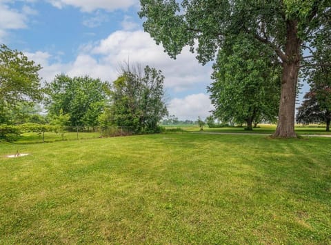 Beach Goers Paradise House in Luna Pier