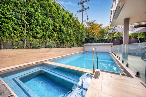 Ultra Luxe Estate With Pool and Stunning 360 LA Views House in West Hollywood