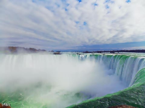 Niagara Falls Retreat 2BR with Parking Apartment in Niagara Falls