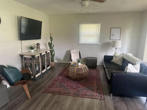 Modern 3-Suite Home on 3 Acres - Pet-Friendly House in Fishers