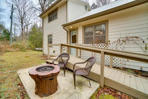 5 Forested Acres! Peaceful Retreat 4 Mi to Helen House in Sautee Nacoochee